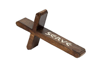 Picture of Brown Resin SERVE Table Cross 7"