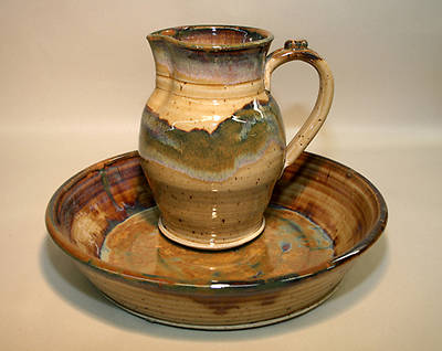 Picture of Footwashing Pitcher and Basin Earthenware Tan